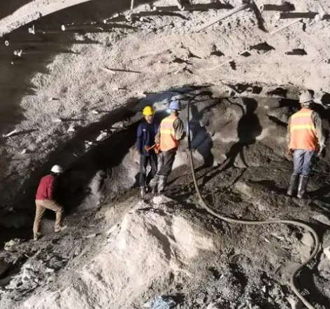 萨尔图拱顶带模注浆料的施工流程及注意事项